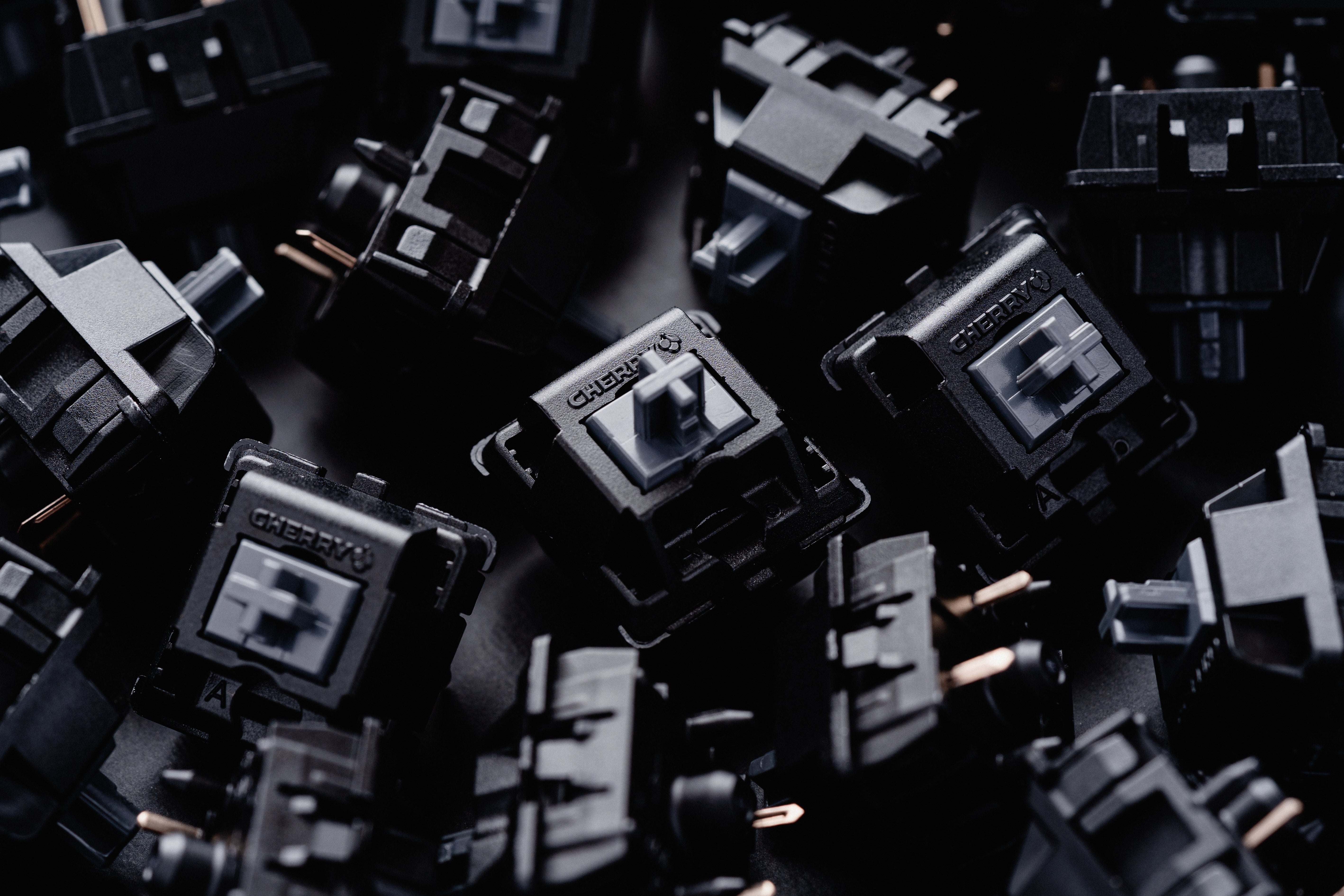 MX2A Silent Black Linear Switches – Omnitype®