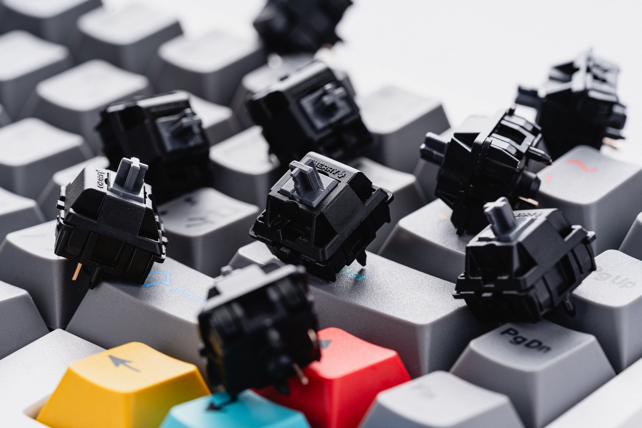 MX2A Silent Black Linear Switches – Omnitype®
